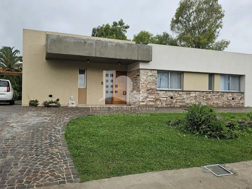 Casa en Venta con cochera