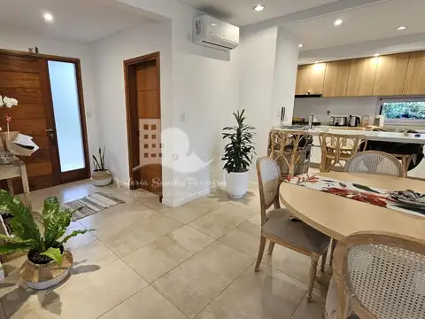 Casa 5 ambientes con 3 baños