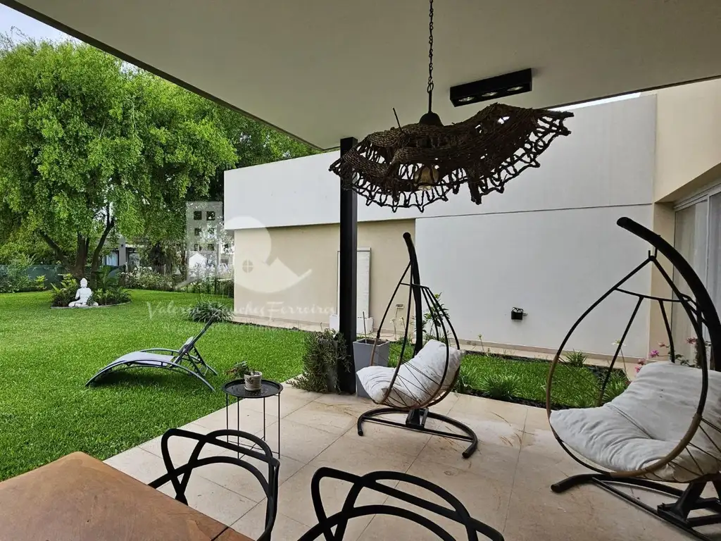 Casa en Venta en Las Golondrinas - 4 dormitorios