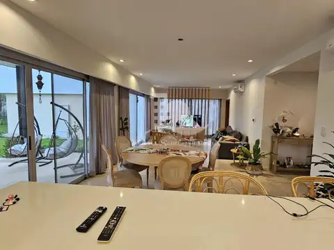 Casa en Venta con cochera