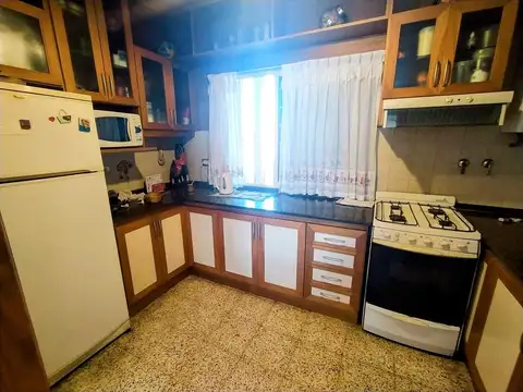 Casa 4 ambientes con 1 baño