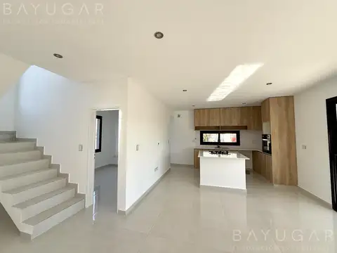 Casa en Venta - Barrio Santa Lucia, Pilar del Este - FINANCIACIÓN