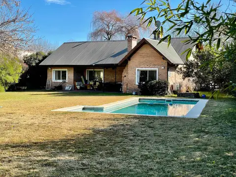 VENTA CASA CON PILETA GRAN PARQUE Y AMENITIES