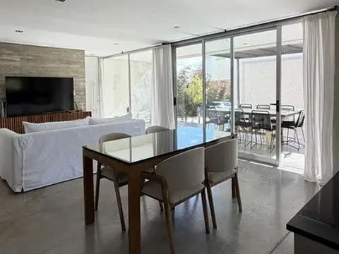 Santa Teresita 100