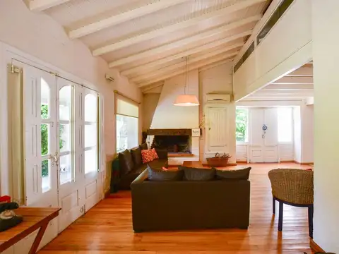 Casa en Venta en Villa Elisa, USD 370.000