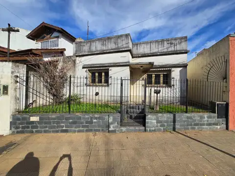 Casa a reciclar en Venta en Villa Sarmiento