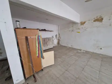 Galpon de 160 m2. en 2 Plantas con Entrada Independiente