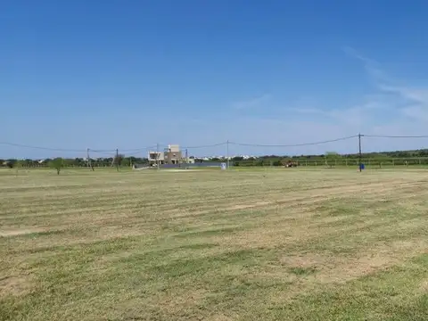 LOTE 973 MTS EN ACQUAVISTA EN FRENTE DE LA LAGUNA