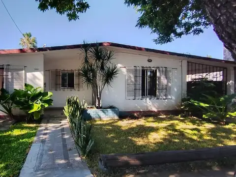 VENTA CASA 3 DORMIS JARDIN/PATIO- PARQUE FIELD