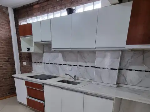 Departamento 2 ambientes en alquiler con aire acondicionado – Chacabuco al 400, Merlo