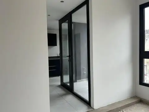 Oficina en alquiler - 2 Ambientes 2 Baños - Retiro