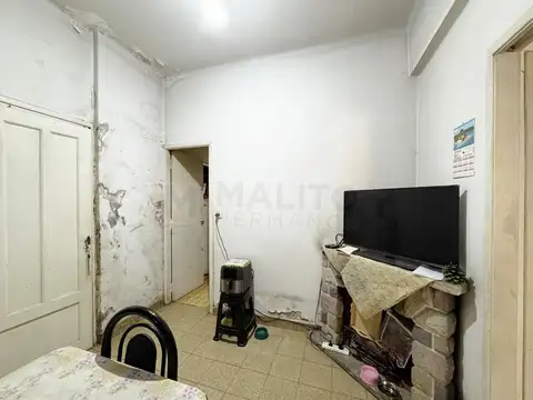 Casa 4 ambientes con 2 baños