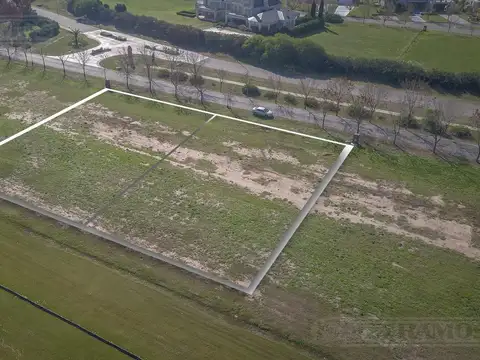 Terreno en  Milord, Pilará