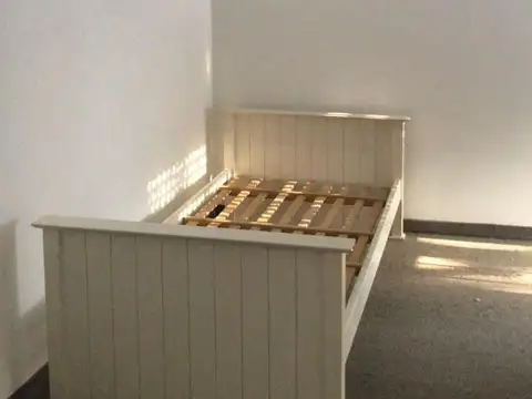 Casa en Alquiler con 3 cocheras