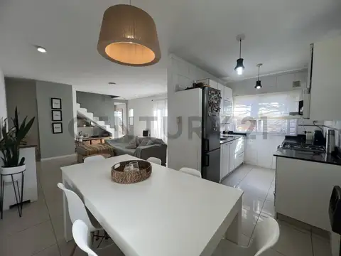 Venta de PH casa en Tigre, Rincon de Milberg de 4 AMBIENTES con PILETA, APTO CREDITO