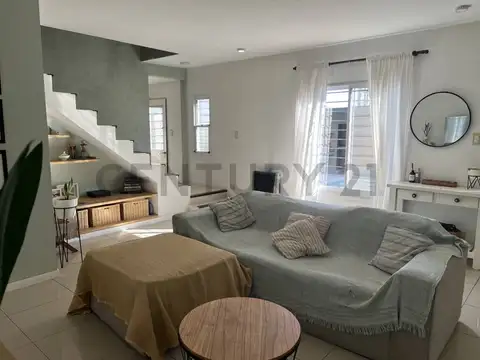 Casa 4 ambientes con 2 baños