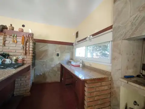 Venta Casa Tres Dormitorios, Pileta , Quincho y Cochera Doble - Cotos de la Alameda, Roldán