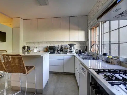 VENTA TRIPLEX BELGRANO R - 5 AMB CON DEPENDENCIA