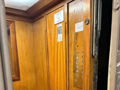 Oficina 5 ambientes con 2 baños