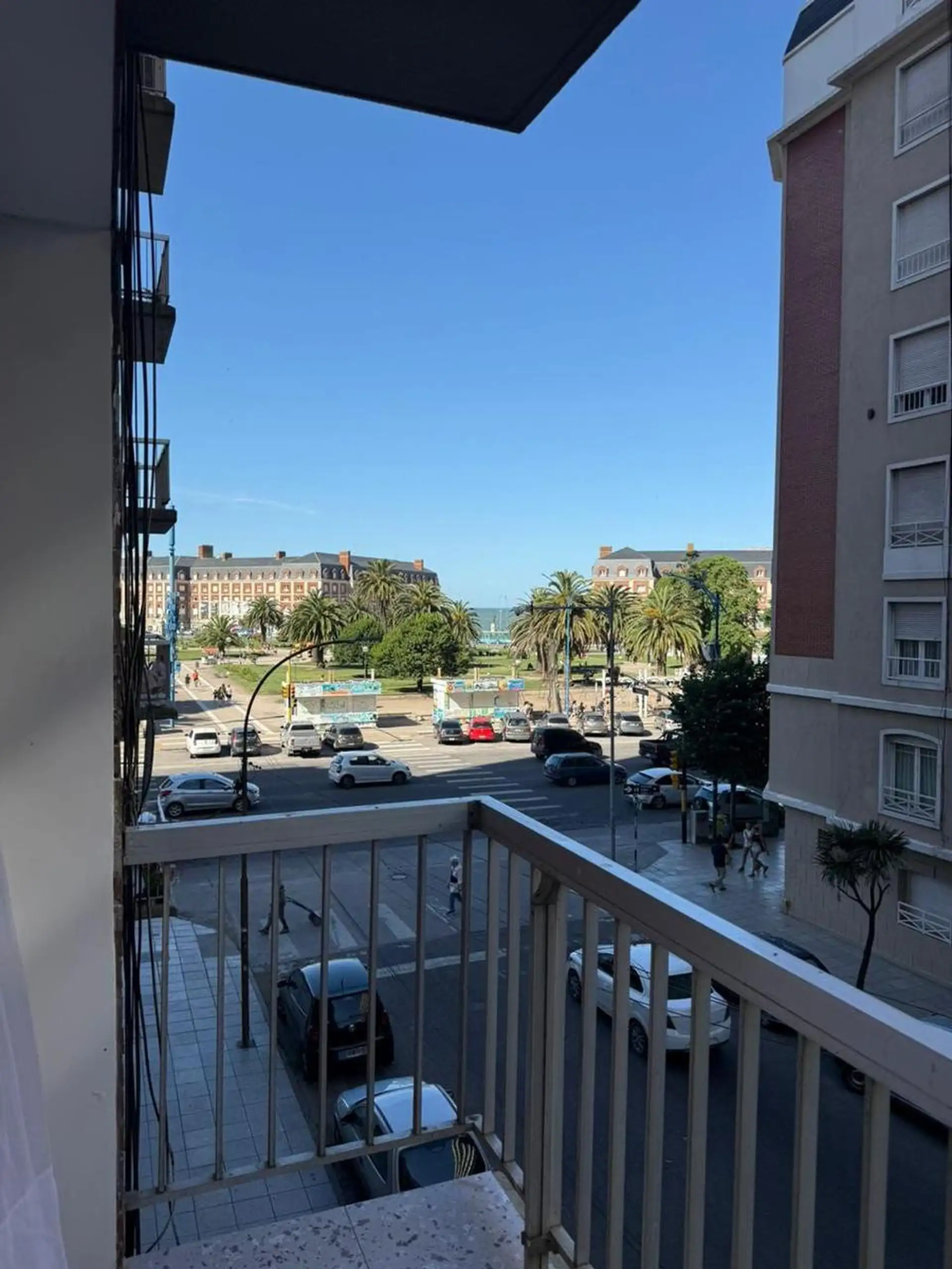 Departamento en Venta Plaza Colón con balcón y cochera