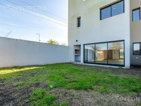Depto Tipo Casa en Venta en Ezeiza, USD 197.000