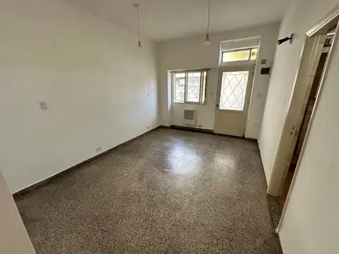 Depto Tipo Casa en Alquiler 50 años