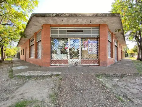 CASA - 4 AMBIENTES - CON LOCAL COMERCIAL - MERLO