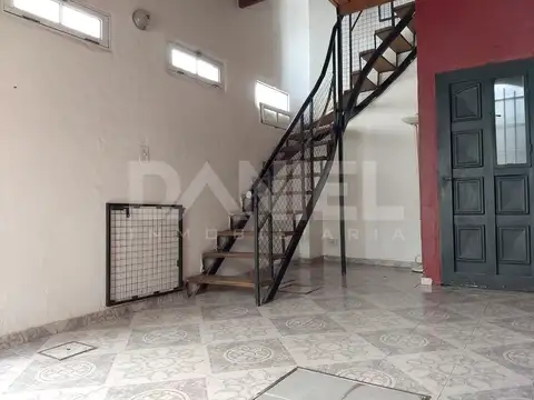 Depto Tipo Casa en Alquiler de 3 ambientes