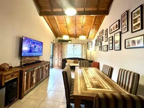 Casa 5 ambientes con 2 baños
