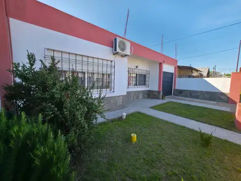 Casa 3 ambientes con 2 baños