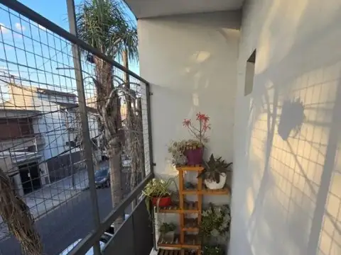 12 De Octubre 235 , Piso 2