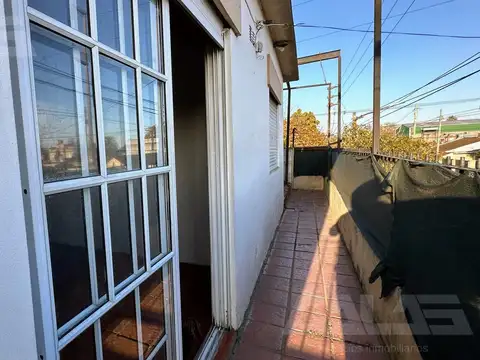 Alquiler Departamento 3 ambientes en primer piso por escalera- Ituzaingó