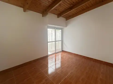 Depto Tipo Casa 2 ambientes con 1 baño