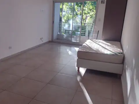 MONOAMBIENTE AL FTE CON BALCON EN BANFIELD - 30MT2