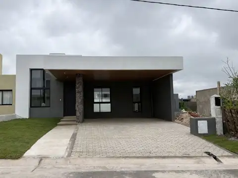 VENTA CASA 3 DORMITORIOS DOCTA  EN UNA PLANTA