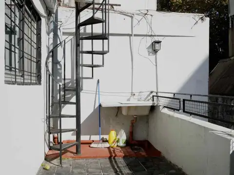 Depto Tipo Casa en Venta en Flores, USD 129.000