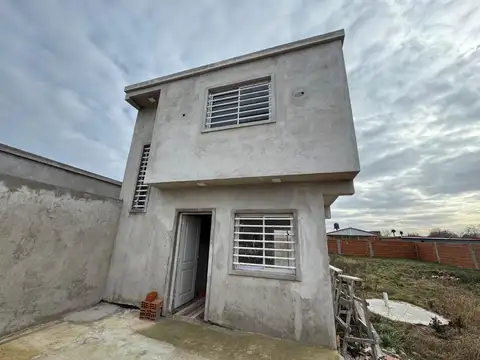 Casa 3 ambientes con 1 baño