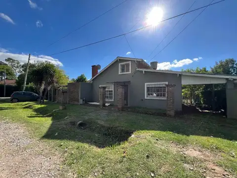 VENTA Casa en Lote propio 3 amb +  dpto Villa Rosa