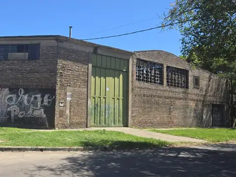 Galpón en esquina Iriondo y Galvez a 100 mts de Bv 27 de Febrero Dos Galpones Juntos o separados
