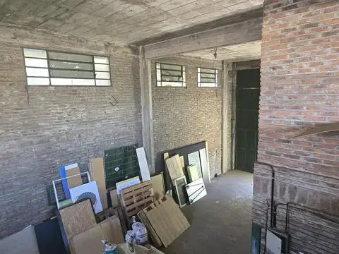 Galpon en Venta 27  mts Fondo