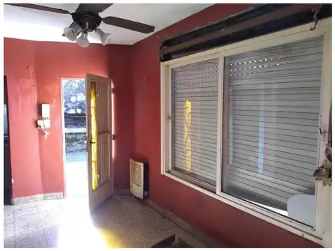 PH A RECICLAR A 20 metros DE ARIETA.¡CON 55 M2 DE PATIO! En Labardén al 2.500, en Villa Luzuriaga