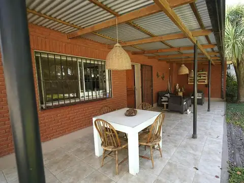 Casa en Venta en Barrio Parque Leloir, USD 290.000