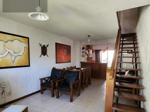 Depto Tipo Casa en Venta de 3 ambientes