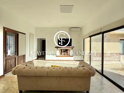 Casa en Venta con 4 cocheras