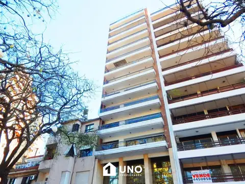 Belgrano 730 - Piso Exclusivo de 3 Dormitorios. Con cochera.
