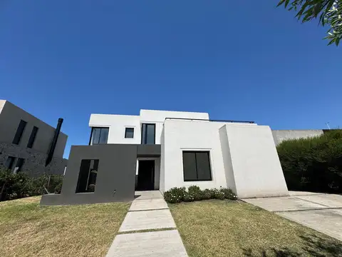 Casa en Venta en El Cantón - Barrio Golf, USD 415.000