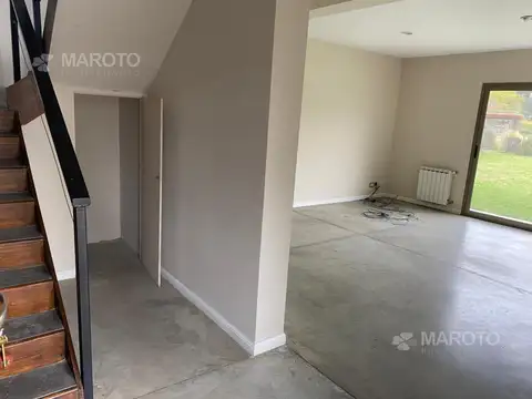 Casa 5 ambientes con 2 baños