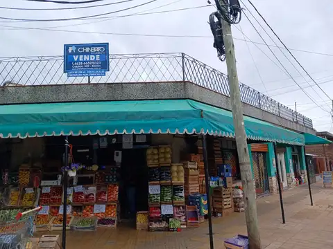 NUEVO VALOR - Importante esquina en Venta con 5 locales y posibilidad de edificar en Planta Alta