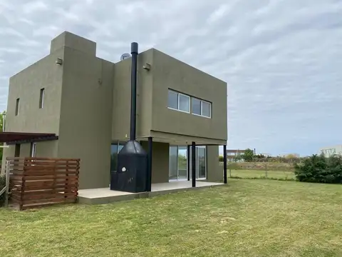 VENTA - CASA - LOTE CERRADO EL CANTON - PERMUTA