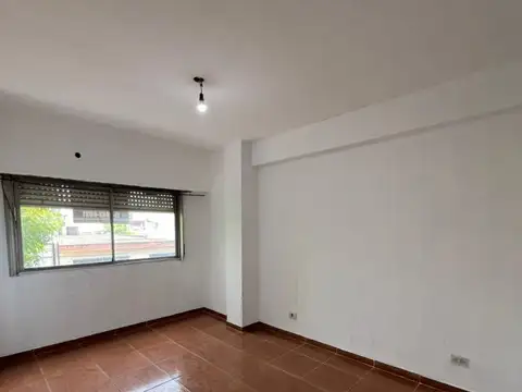 Departamento en Alquiler en Jose Leon Suarez, $ 550.000
